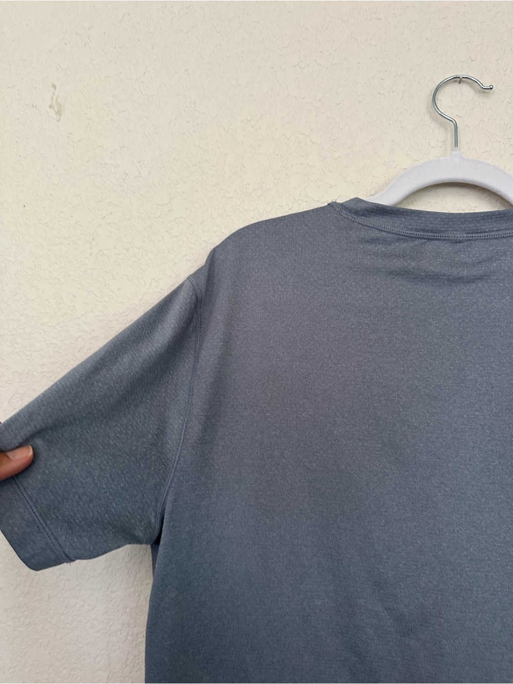 Vuori Men's Tradewind Performance Pocket Tee Slate Blue Size Medium - Picture 7 of 9